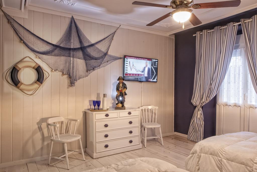 Hostal Boutique Puerta Del Sol Торелавега Стая снимка