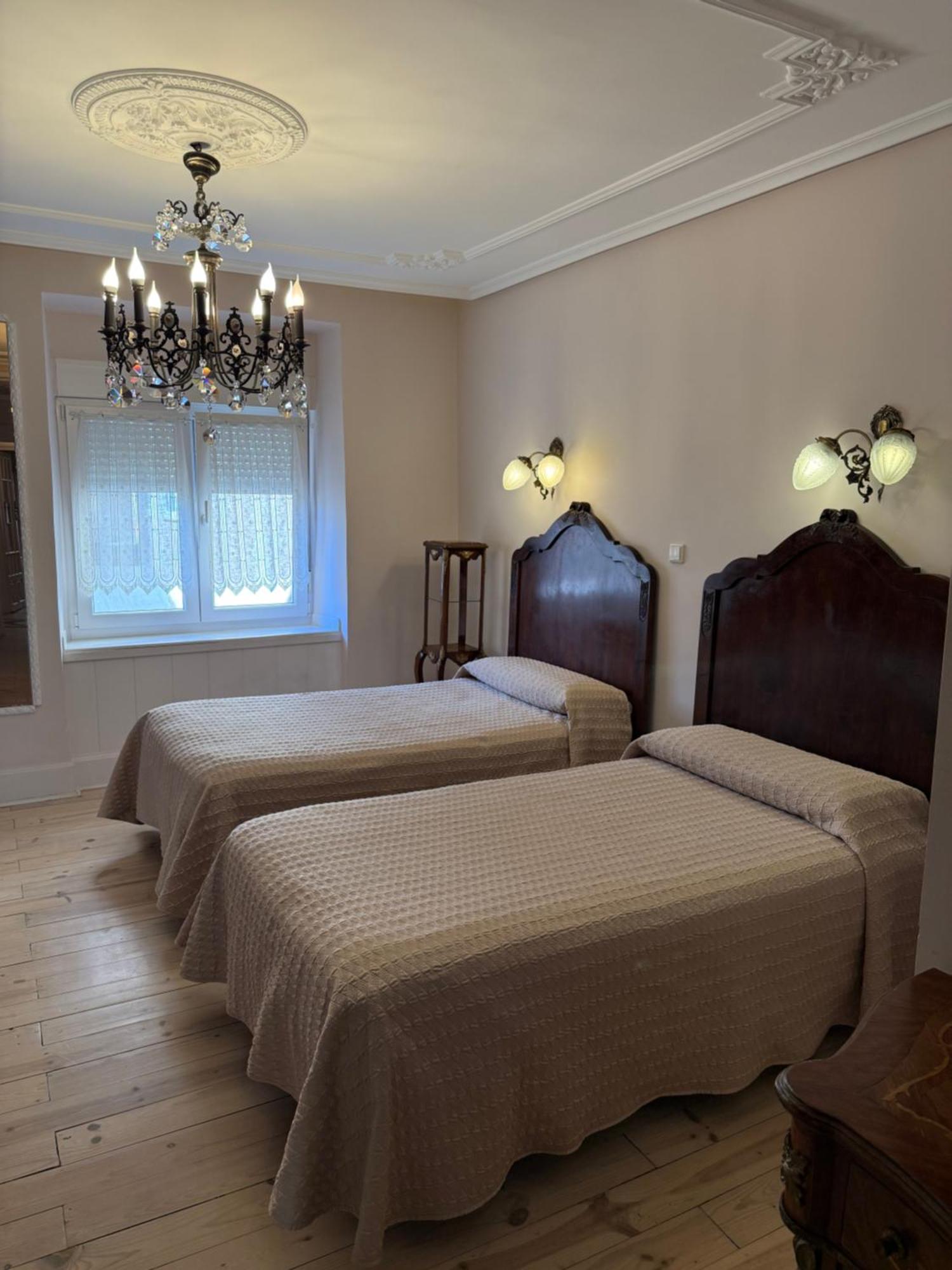 Hostal Boutique Puerta Del Sol Торелавега Екстериор снимка